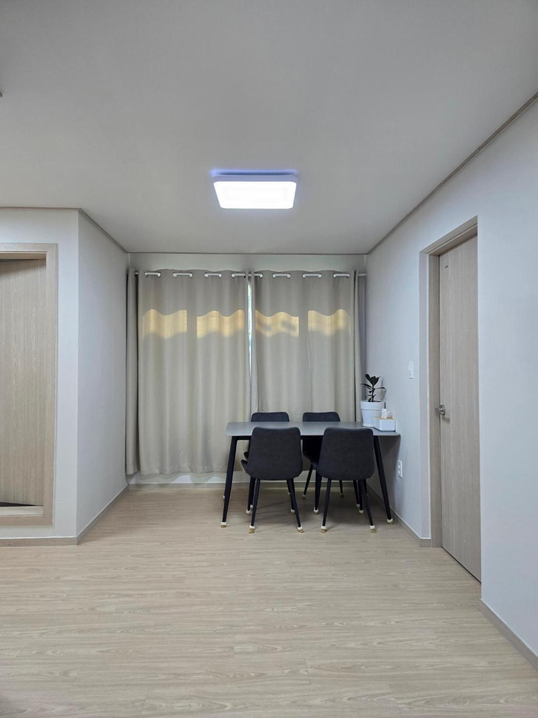 Runaway Yongsan Apartment